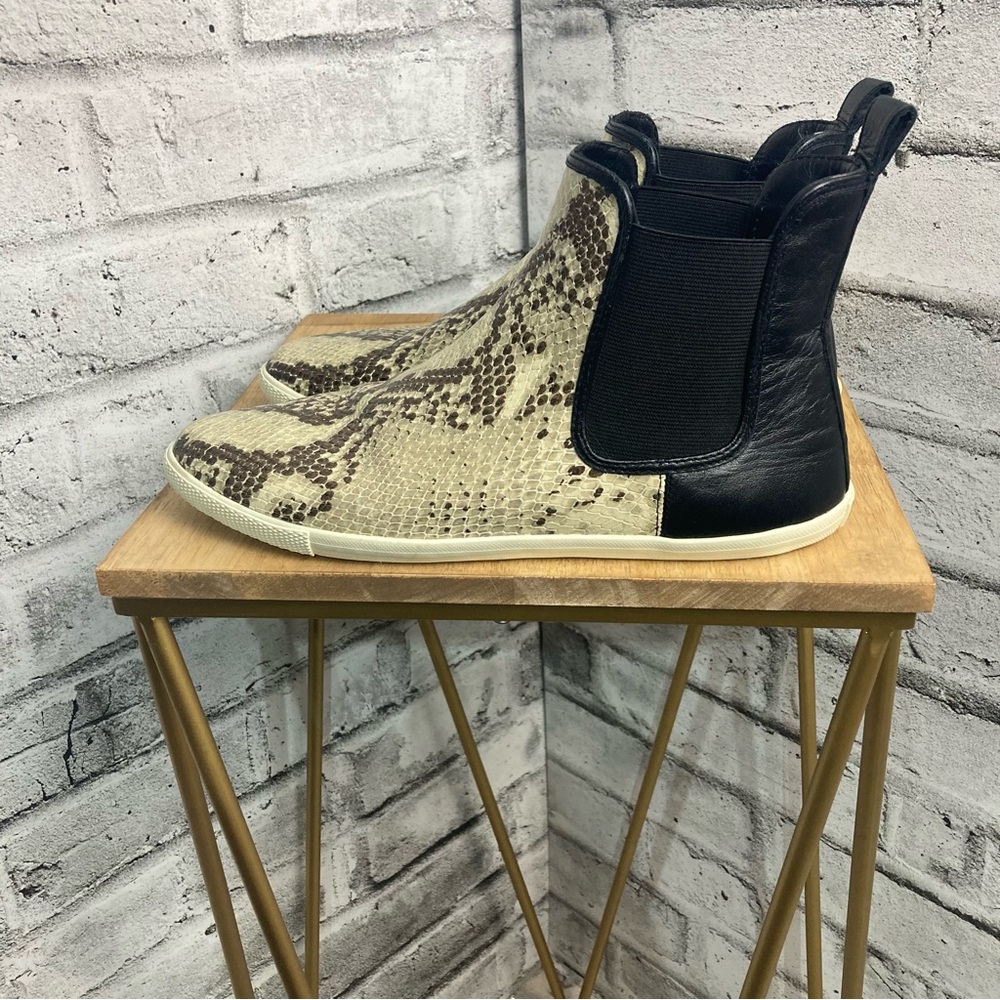 Marc Jacobs Victoria Snakeskin Print Slip On Ankle Boots - Picture 4 of 9